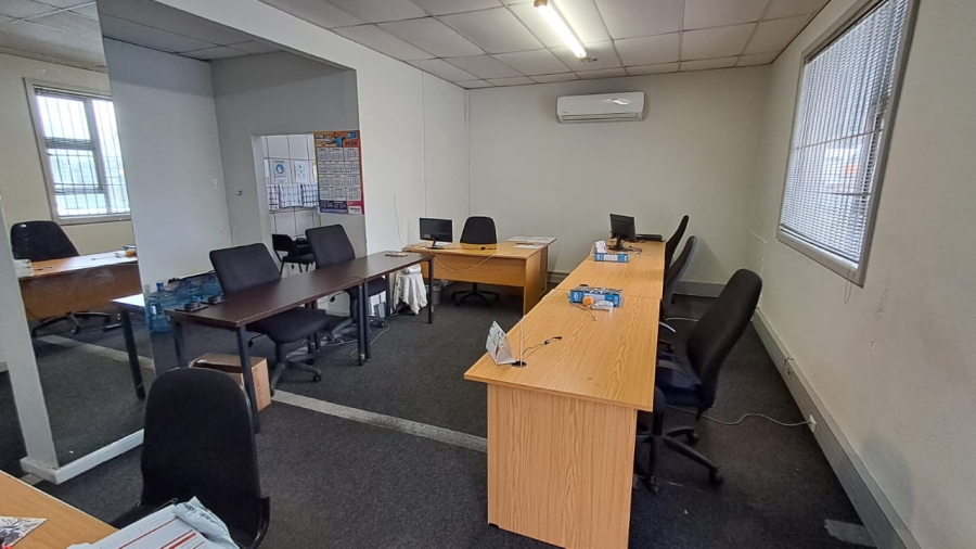 To Let commercial Property for Rent in Vincent Eastern Cape